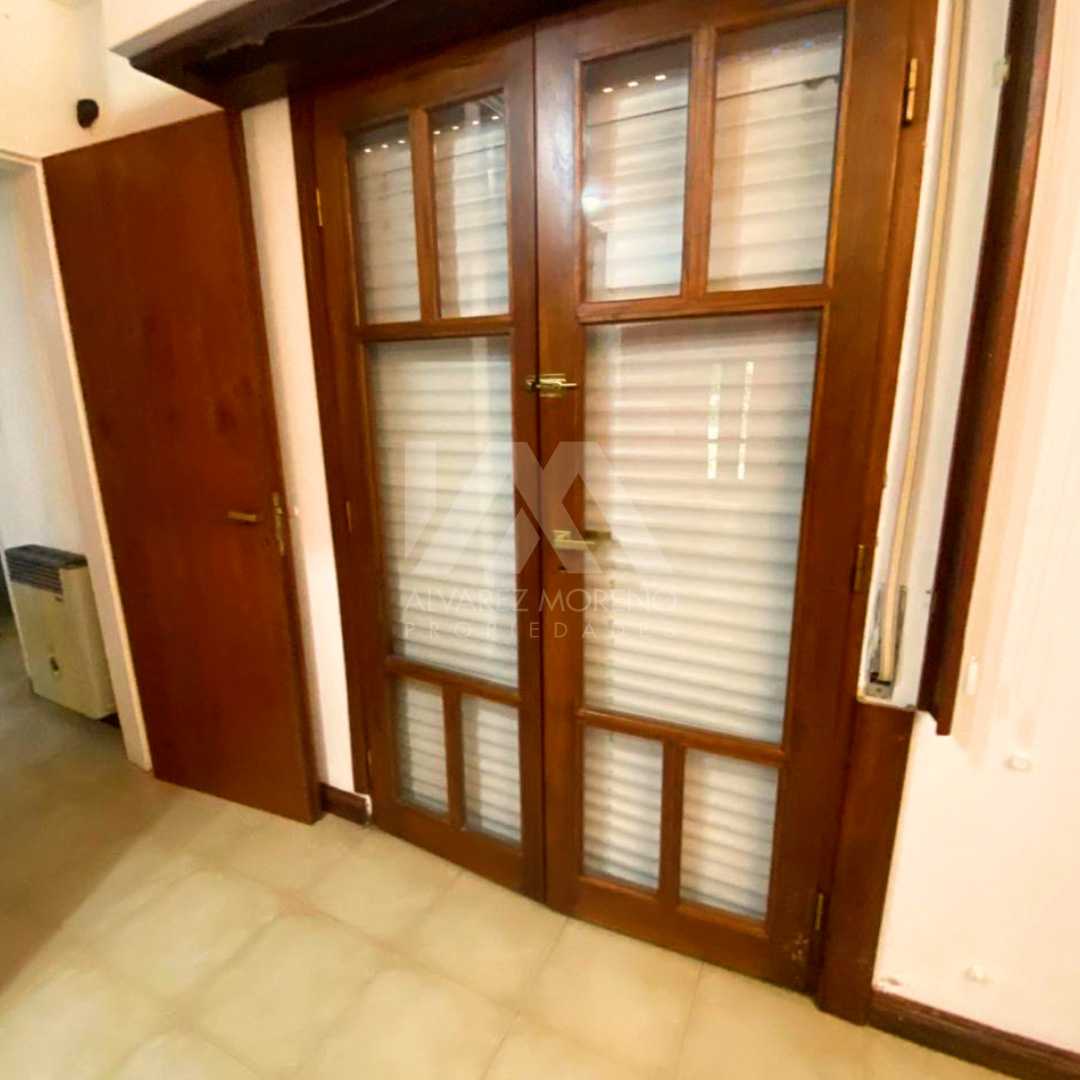 Alvarez Moreno Propiedades - Brinda asesoramiento y soluciones a nuestros clientes en lo que se refiera al mercado inmobiliario. Ventas, tasaciones, alquileres de todo tipo de propiedadesCasa en esquina España y Lacunza