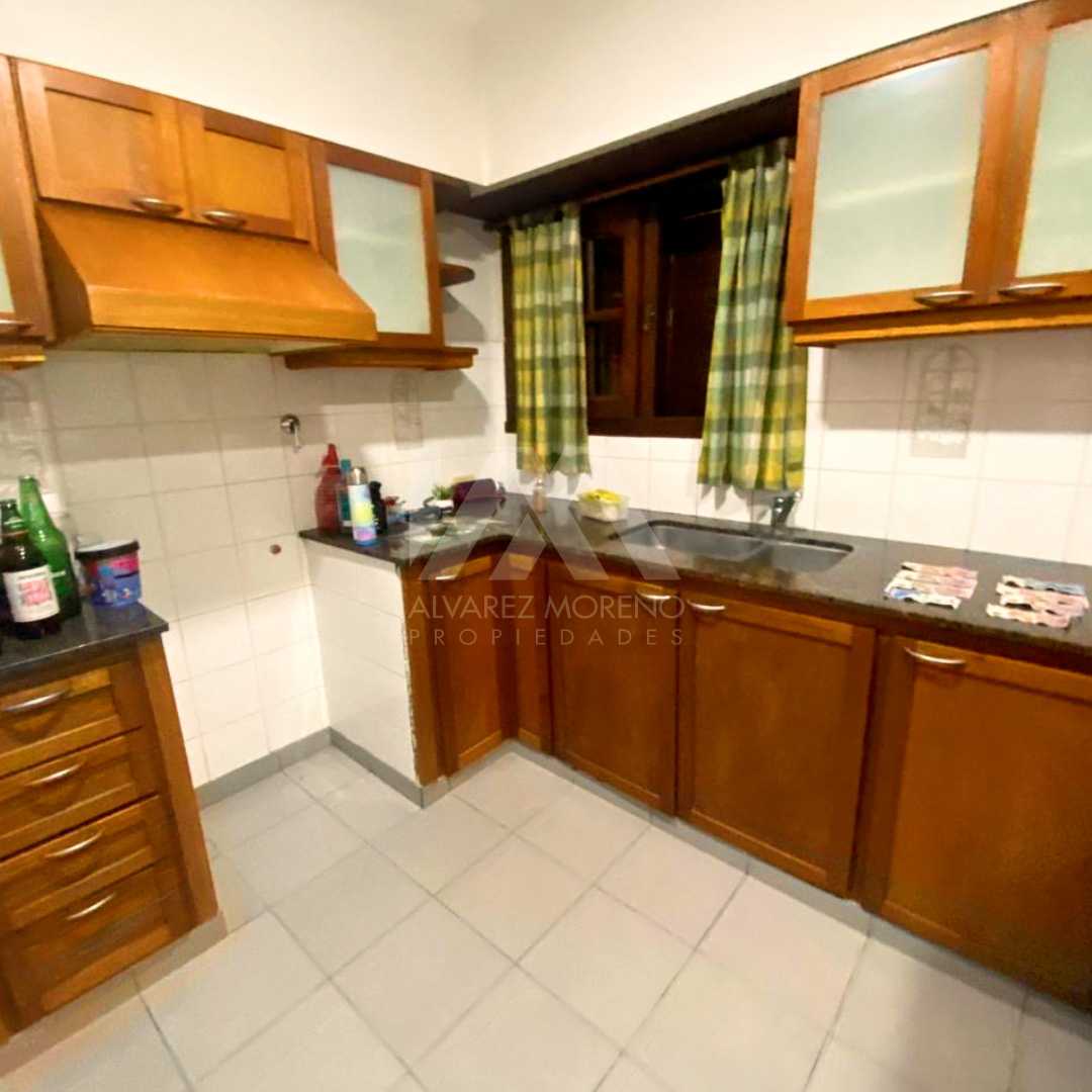 Alvarez Moreno Propiedades - Brinda asesoramiento y soluciones a nuestros clientes en lo que se refiera al mercado inmobiliario. Ventas, tasaciones, alquileres de todo tipo de propiedadesCasa en esquina España y Lacunza