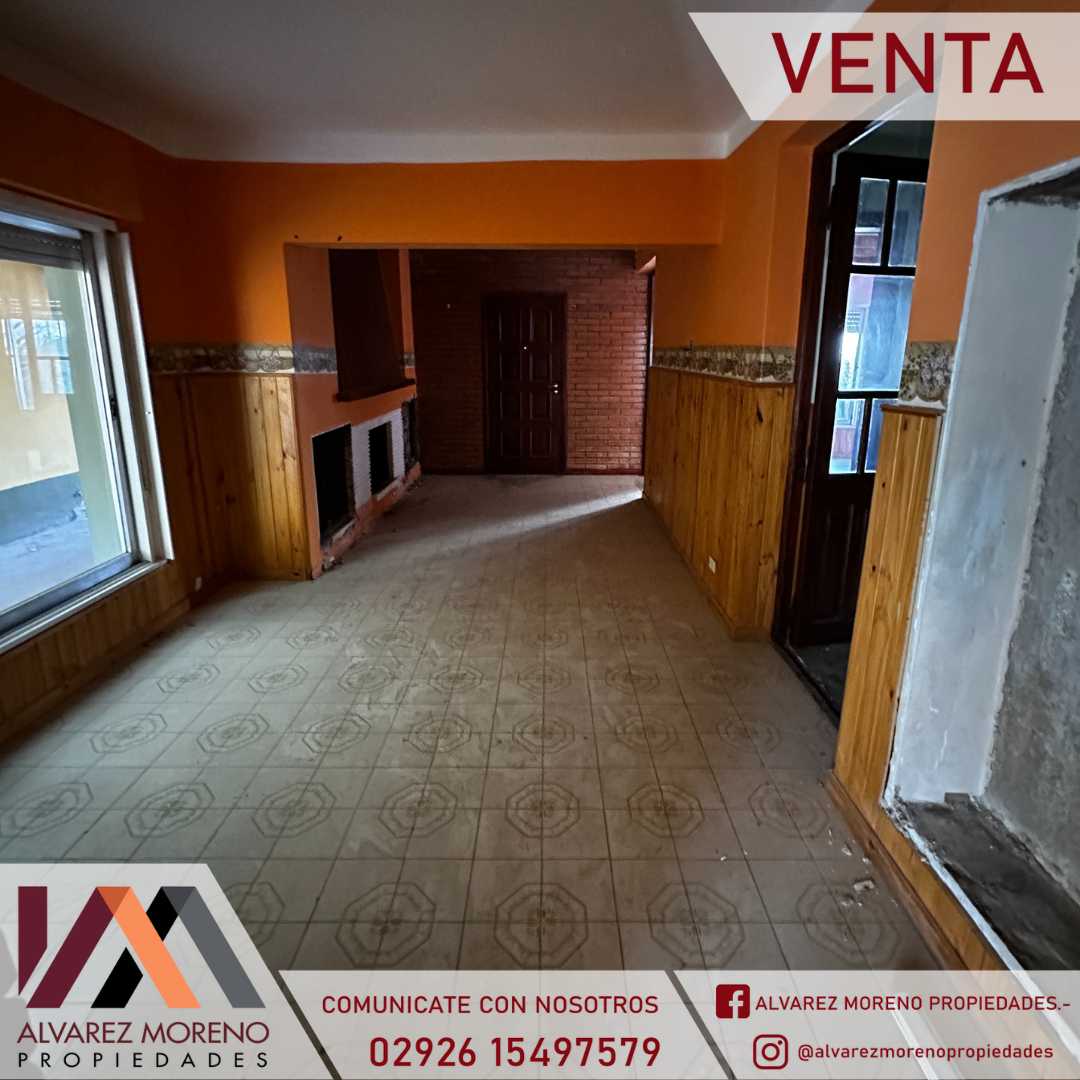 Alvarez Moreno Propiedades - Brinda asesoramiento y soluciones a nuestros clientes en lo que se refiera al mercado inmobiliario. Ventas, tasaciones, alquileres de todo tipo de propiedadesESPAÑA 1256- CASA CON GRAN LOTE EN VENTA