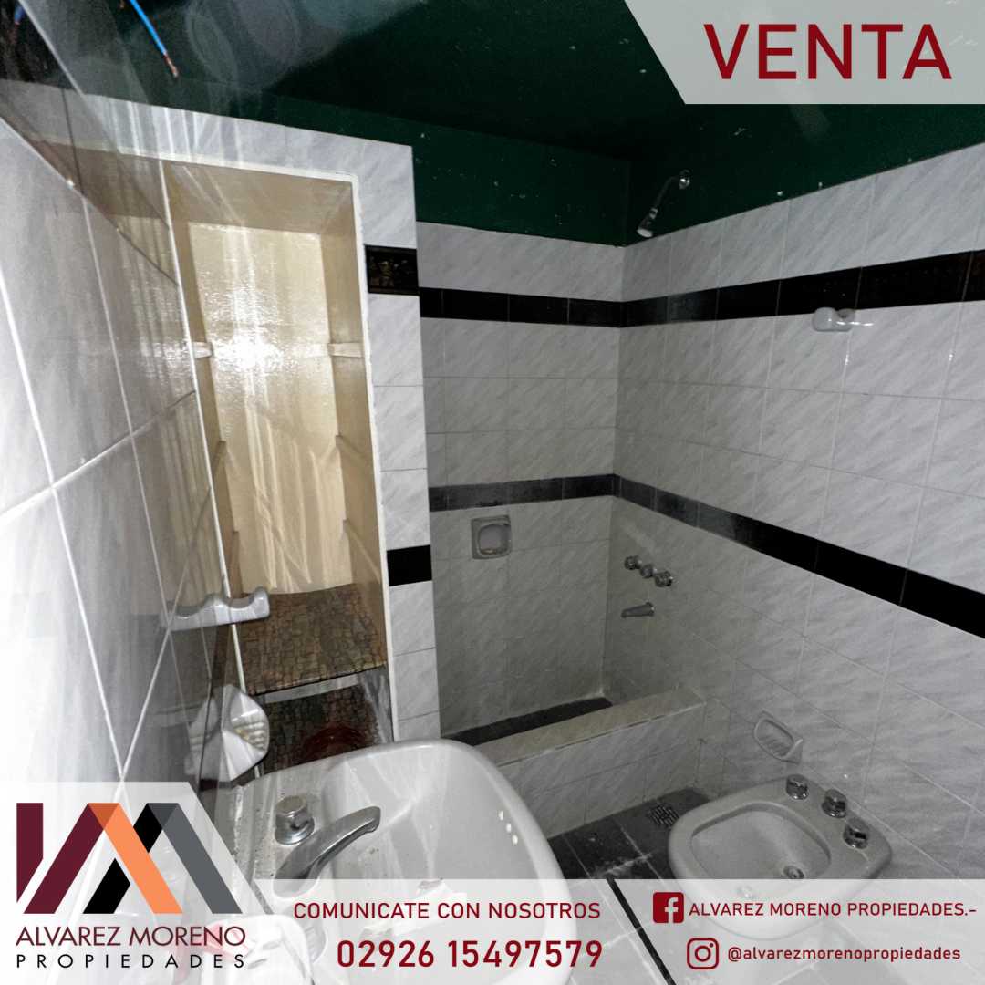 Alvarez Moreno Propiedades - Brinda asesoramiento y soluciones a nuestros clientes en lo que se refiera al mercado inmobiliario. Ventas, tasaciones, alquileres de todo tipo de propiedadesESPAÑA 1256- CASA CON GRAN LOTE EN VENTA