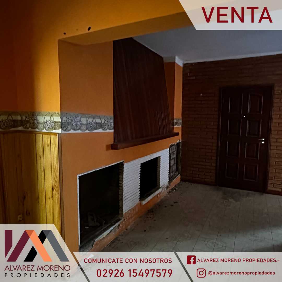 Alvarez Moreno Propiedades - Brinda asesoramiento y soluciones a nuestros clientes en lo que se refiera al mercado inmobiliario. Ventas, tasaciones, alquileres de todo tipo de propiedadesESPAÑA 1256- CASA CON GRAN LOTE EN VENTA