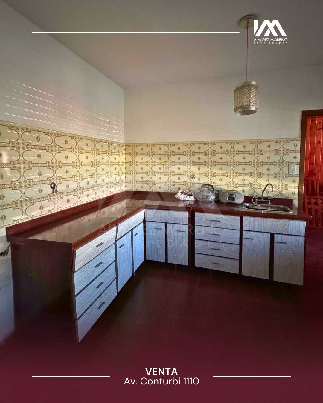 Alvarez Moreno Propiedades - Brinda asesoramiento y soluciones a nuestros clientes en lo que se refiera al mercado inmobiliario. Ventas, tasaciones, alquileres de todo tipo de propiedadesCASA EN ESQUINA! IDEAL PROYECTO UNIDADES FUNCIONALES