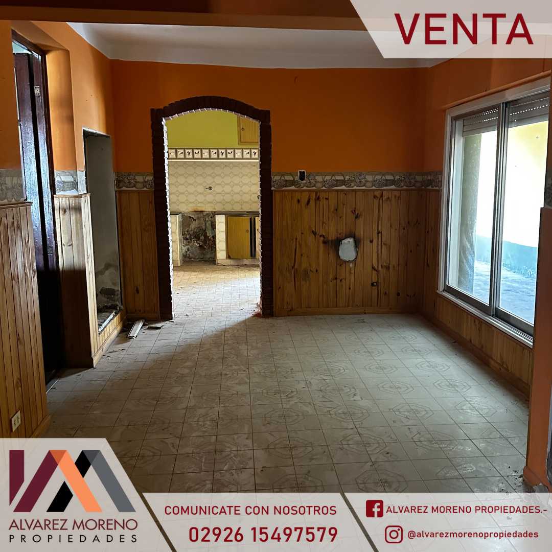 Alvarez Moreno Propiedades - Brinda asesoramiento y soluciones a nuestros clientes en lo que se refiera al mercado inmobiliario. Ventas, tasaciones, alquileres de todo tipo de propiedadesESPAÑA 1256- CASA CON GRAN LOTE EN VENTA