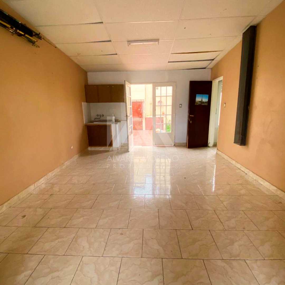 Alvarez Moreno Propiedades - Brinda asesoramiento y soluciones a nuestros clientes en lo que se refiera al mercado inmobiliario. Ventas, tasaciones, alquileres de todo tipo de propiedadesCasa en esquina España y Lacunza