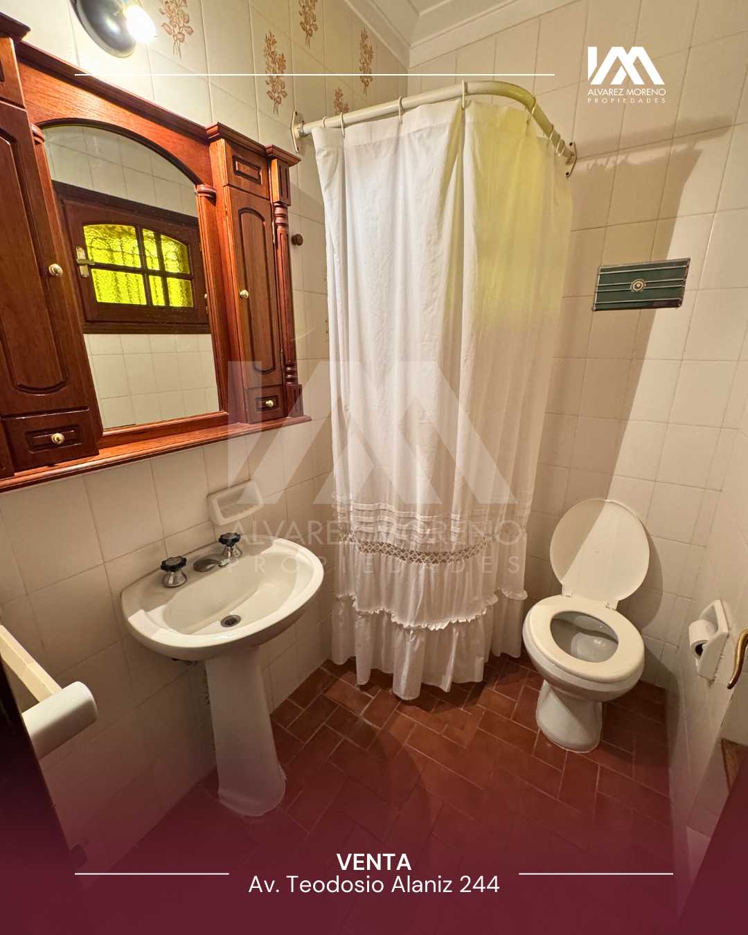 Alvarez Moreno Propiedades - Brinda asesoramiento y soluciones a nuestros clientes en lo que se refiera al mercado inmobiliario. Ventas, tasaciones, alquileres de todo tipo de propiedadesHERMOSA CASA EN BARRIO RESIDENCIAL