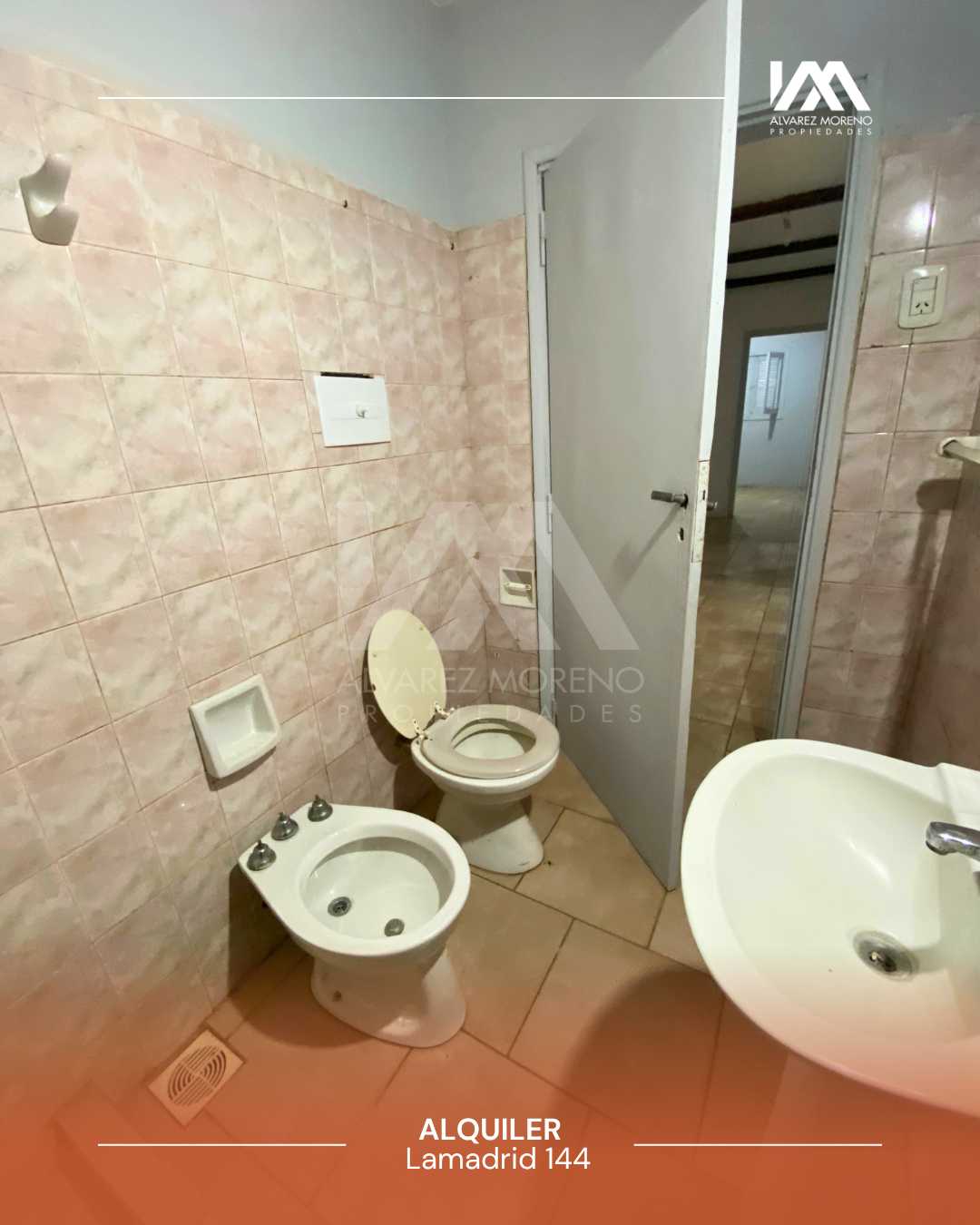 Alvarez Moreno Propiedades - Brinda asesoramiento y soluciones a nuestros clientes en lo que se refiera al mercado inmobiliario. Ventas, tasaciones, alquileres de todo tipo de propiedades800.000- CASA MUY COMODA DE TRES DORMITORIOS